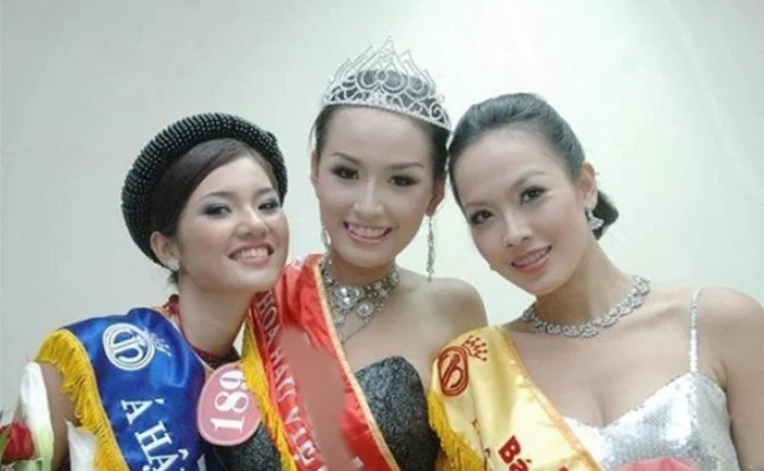 Mai Phương Thuý nhớ lại giây phút đăng quang Hoa hậu Việt Nam 17 năm trước