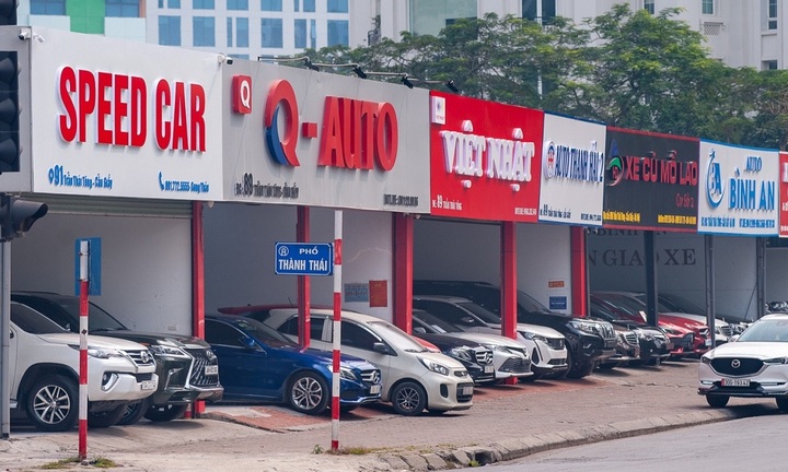 Xe mới giảm hàng trăm triệu, xe cũ có còn chỗ đứng?