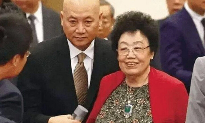 ‘Đường Tăng’ Trì Trọng Thụy và bà xã tỷ phú vướng tin đồn rạn nứt hôn nhân