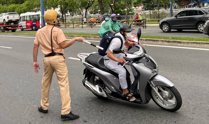 Bỏ chạy khi cảnh sát giao thông dừng xe bị xử lý thế nào? 