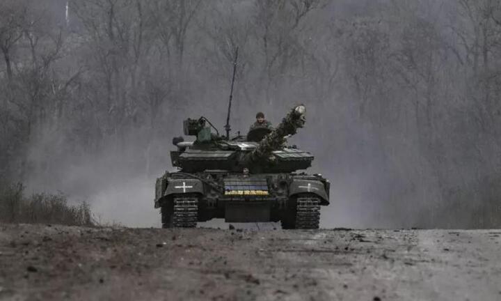 Ukraine giành thêm lãnh thổ ở phía Nam, Nga tăng cường tấn công vào Đông Bắc