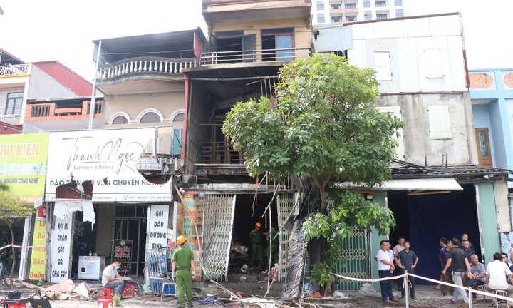 Bắc Ninh: Cháy cửa hàng tạp hóa, hai bố con tử vong