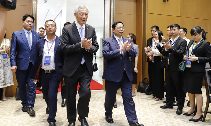 Thủ tướng Việt Nam và Singapore dự hội nghị thúc đẩy các dự án hợp tác đầu tư