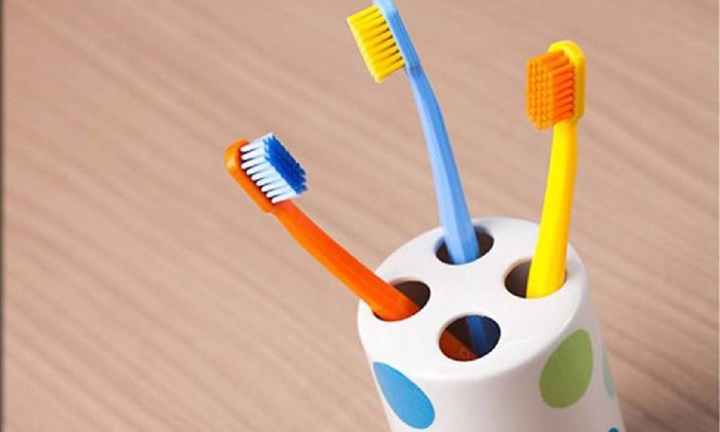 Bàn chải đánh răng dùng bao lâu nên thay?