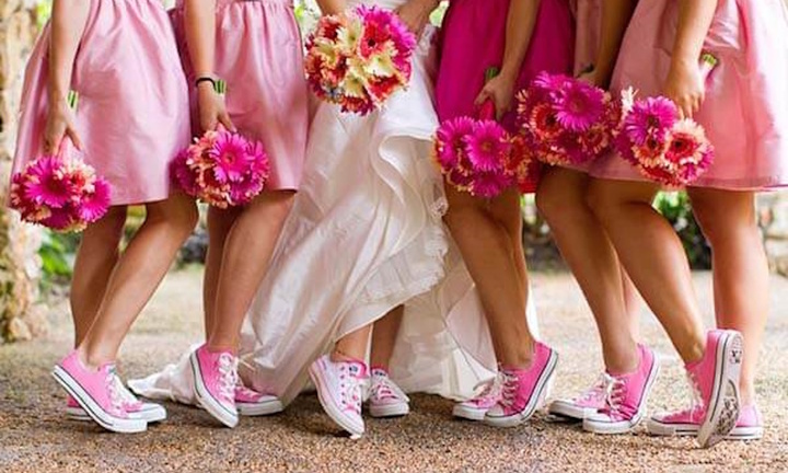 Có nên mang giày thể thao đi đám cưới?