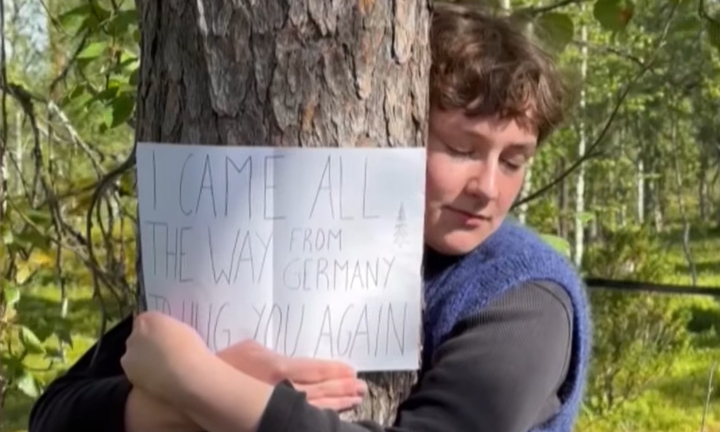 Độc đáo giải vô địch thế giới ôm cây