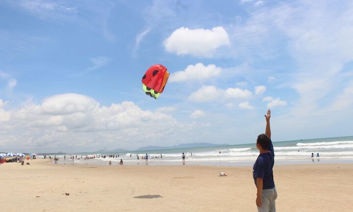 Biển Vũng Tàu thưa thớt, dịch vụ cho thuê mô tô nước ngồi 'hóng' khách