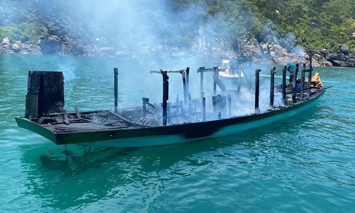 Cháy tàu ở đảo Cù Lao Chàm, 3 nhân viên khu bảo tồn biển bị thương