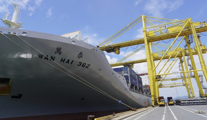 Cảng Đà Nẵng đón chuyến tàu container đầu tiên đưa hàng hóa đến bờ Tây Hoa Kỳ