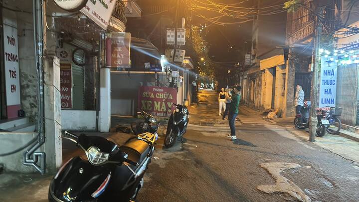 Hà Nội: Công an truy bắt kẻ giật dây chuyền vàng của phụ nữ đi thể dục