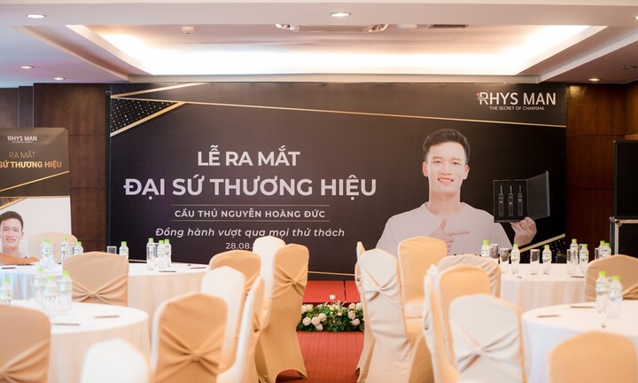 Tiền vệ Hoàng Đức trở thành Đại sứ thương hiệu Rhys Man