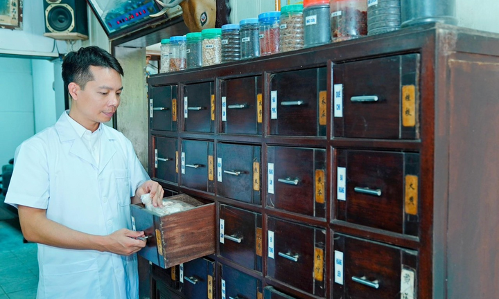 BS Bùi Đức Trọng chia sẻ bí quyết chữa mất ngủ bằng phương pháp y học cổ truyền