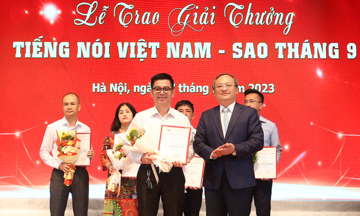 VTC News đoạt giải Vàng Giải thưởng Tiếng nói Việt Nam – Sao tháng 9