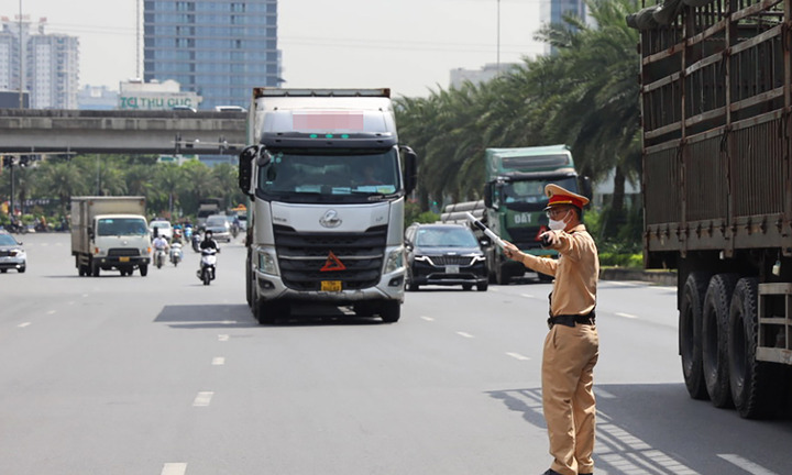 15 ngày tổng kiểm soát ô tô kinh doanh vận tải, CSGT xử lý 22 nghìn vi phạm