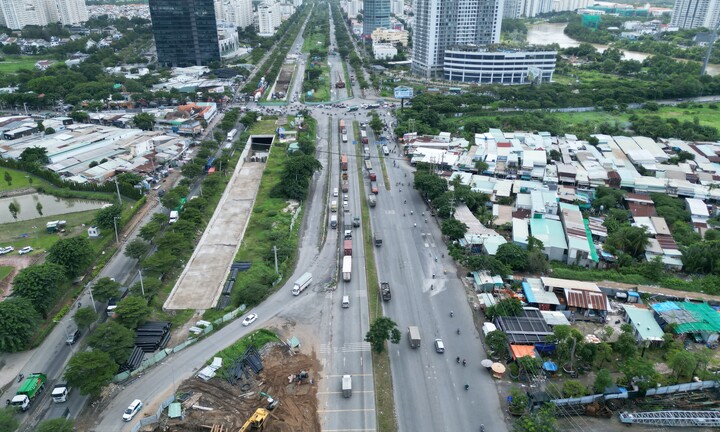 Chưa kết luận chính thức về đề xuất làm đường sắt xuyên tâm TP.HCM