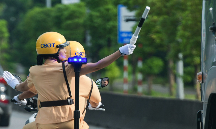 Công an Hà Nội phân luồng giao thông đón đoàn Tổng thống Biden thăm Việt Nam