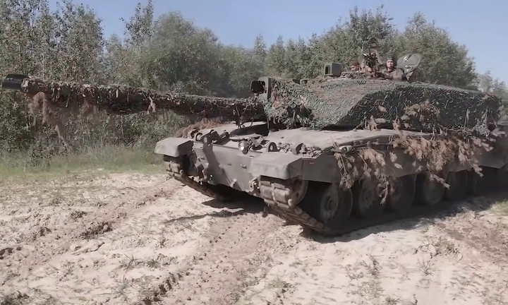 Nga tuyên bố hạ thêm xe tăng Challenger 2, phá âm mưu đánh bom ở Crimea