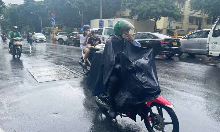 Dự báo thời tiết TP.HCM hôm nay 9/9: Chiều và tối có mưa rào và dông vài nơi