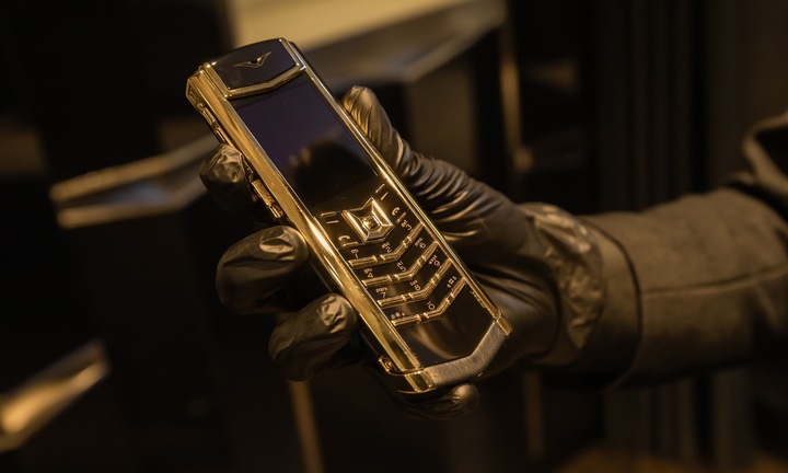 Mất tiền oan vì mua Vertu không chính thống