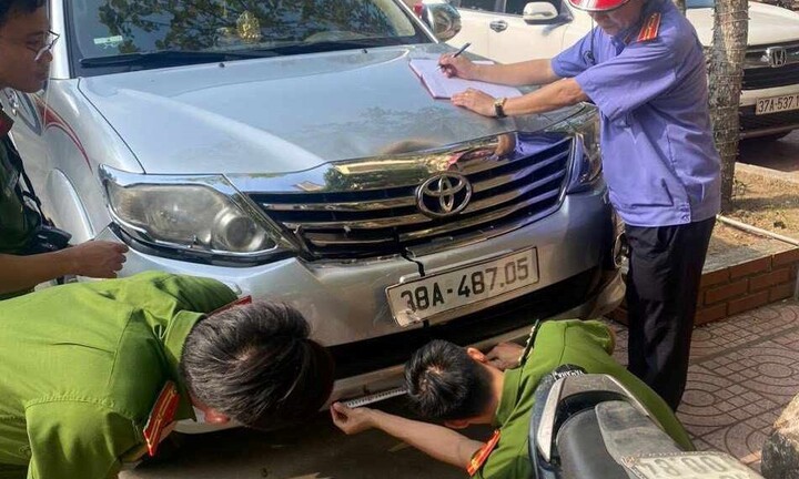 Khởi tố kẻ lái ô tô tông liên tiếp vào nhóm người sau tiệc rượu