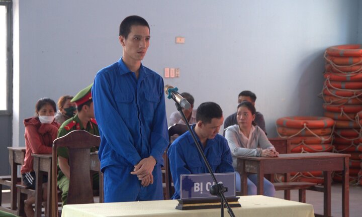 Thiếu tiền trả khách sạn, người đàn ông cùng đồng bọn đi cướp