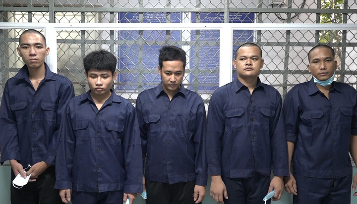 Tranh giành địa bàn rút hầm cầu, 5 kẻ côn đồ dùng xà beng đánh đối thủ