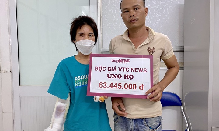 Hơn 60 triệu đồng được gửi tới người phụ nữ bị mù mắt, cụt tay do nổ điện thoại
