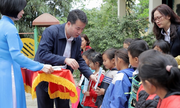 Quyền lợi hưởng BHYT học sinh, sinh viên ngày càng được mở rộng