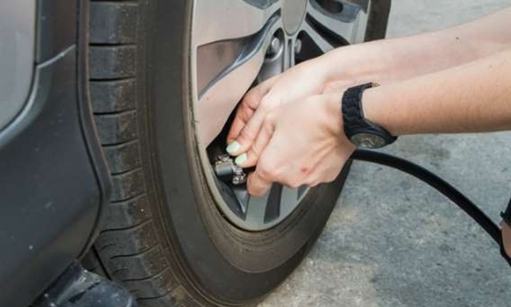 Có nên bơm lốp ô tô bằng khí nitơ?