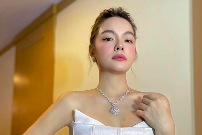 Khoe ảnh đẹp, Phạm Quỳnh Anh tâm sự: Phụ nữ cứ bảo đơn giản chứ thật ra phức tạp