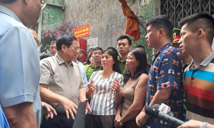 Thủ tướng thị sát hiện trường vụ cháy chung cư mini ở Hà Nội