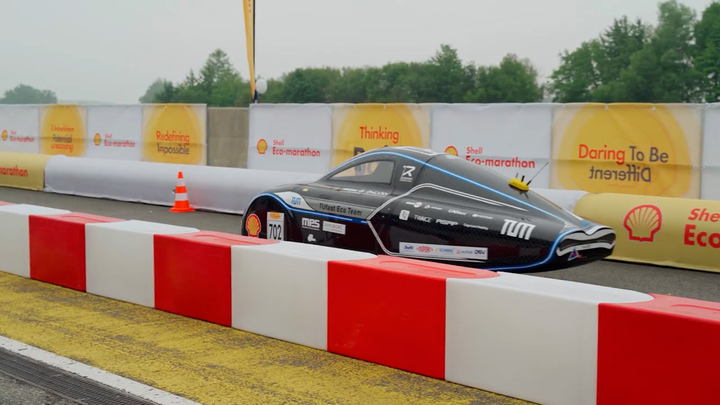 Xe điện lập kỷ lục thế giới, chạy 2.573 km trong một lần sạc