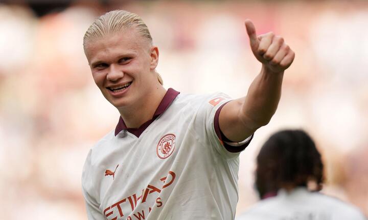 Thắng ngược West Ham, Man City vững ngôi đầu bảng Ngoại Hạng Anh