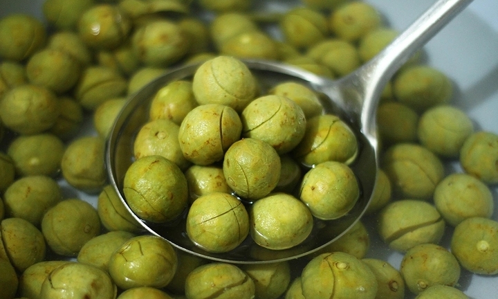 Những ai không nên ăn quả sấu?