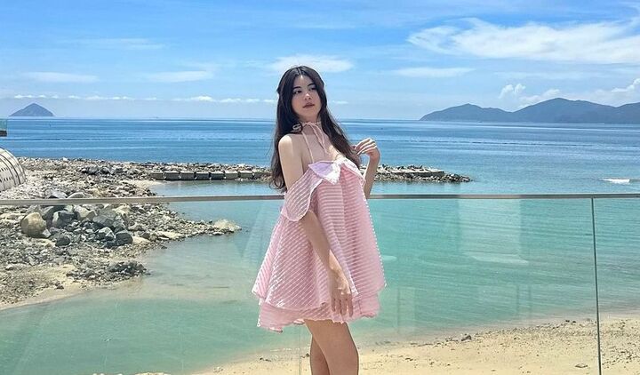 Con gái Quyền Linh đẹp yêu kiều, ngọt ngào ở tuổi 15