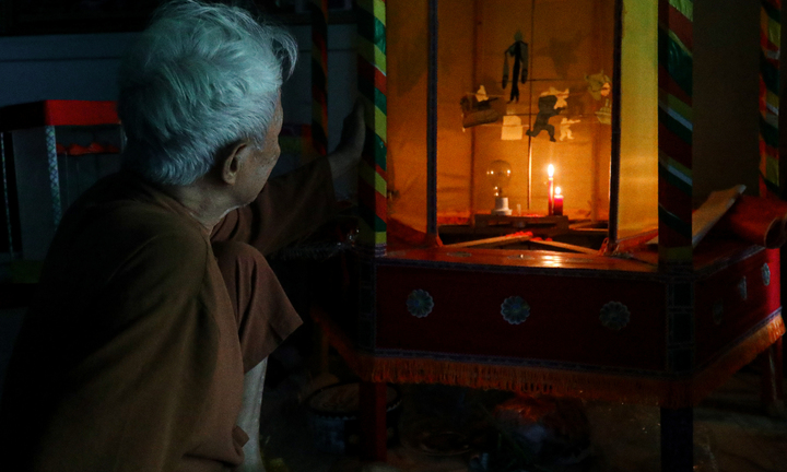 Nghệ nhân 84 tuổi vẫn miệt mài làm đèn hiếu thảo mỗi dịp Trung thu