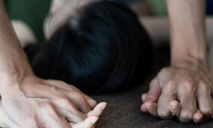 Bắt tạm giam nguyên Bí thư Đoàn xã dâm ô với người dưới 16 tuổi