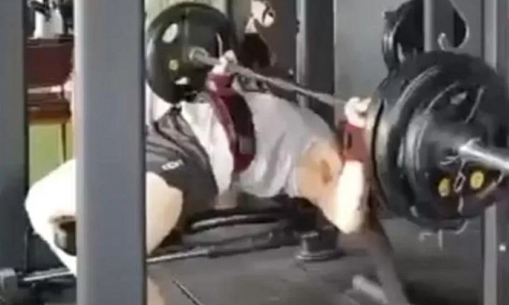 Bị thanh tạ nặng 100kg đè lên cổ, chàng trai 25 tuổi chết tại phòng gym