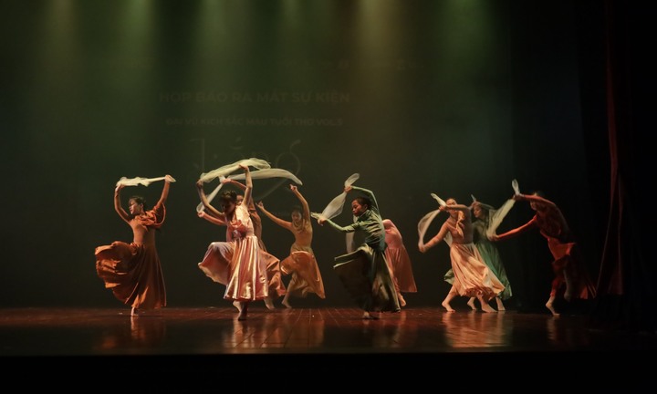 52 vũ công nhí tái hiện vẻ đẹp Hà Nội bằng vũ điệu và âm nhạc