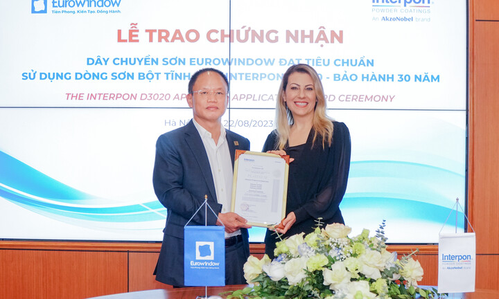 Eurowindow nhận chứng nhận dây chuyền sơn tiêu chuẩn bảo hành 30 năm