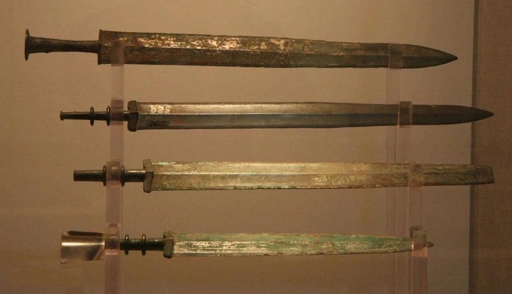 Vũ khí Trung Quốc nào phổ biến nhất trong thời đại đồ đồng?