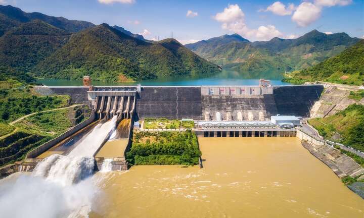 Tỉnh nào tiếp giáp với 2 nước Lào và Campuchia?