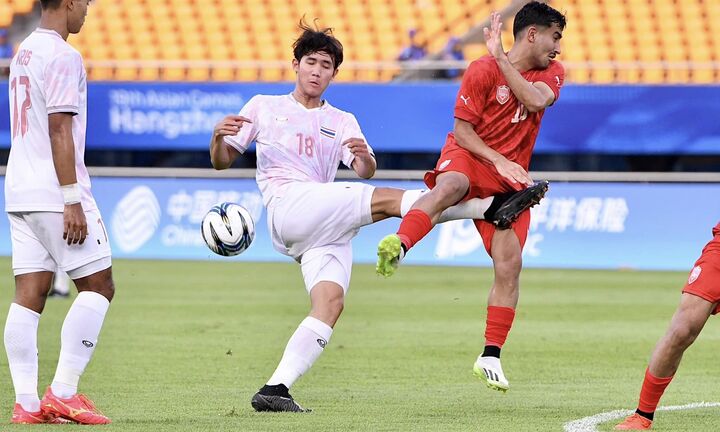 ASIAD 19: Olympic Thái Lan thoát thua nhờ siêu phẩm phút bù giờ
