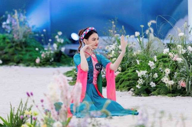 Thí sinh Hoa hậu Trái Đất Việt Nam 2023 tạo tranh luận