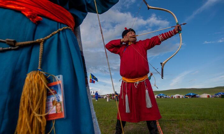 Cung tên được con người sử dụng từ bao giờ?