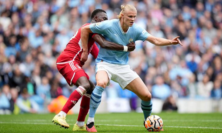 Trực tiếp bóng đá Man City 2-0 Nottingham Forest: Rodri nhận thẻ đỏ