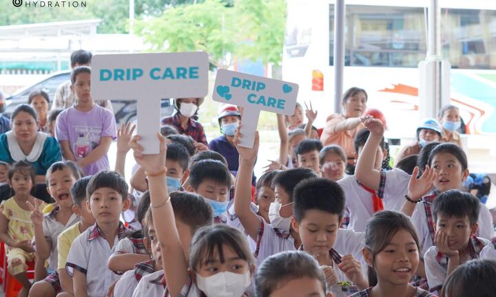 Phòng khám Drip Hydration trao sức khỏe cho trẻ em Bến Tre dịp Tết Trung thu
