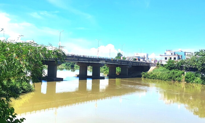 Dừng xe máy giữa cầu, nam thanh niên ở Quảng Nam nhảy sông tự tử