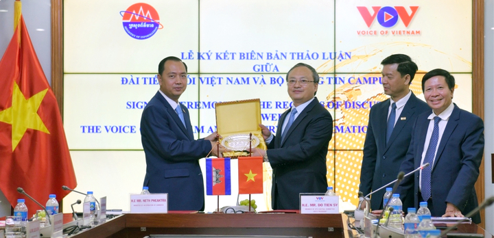 VOV sẵn sàng trao đổi chuyên gia về truyền thông với Campuchia