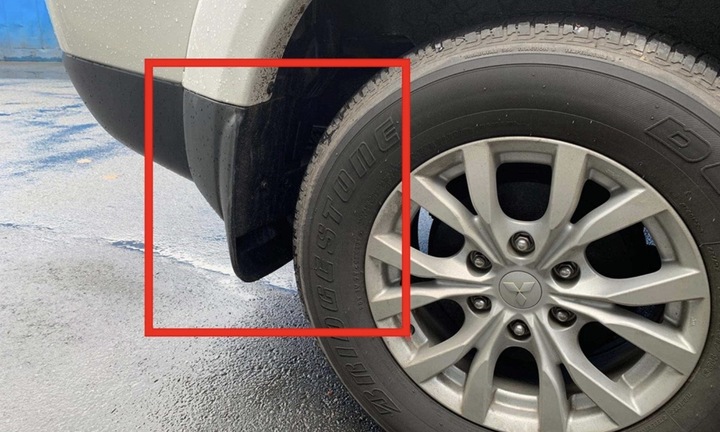 Có nên lắp ốp chắn bùn ô tô?
